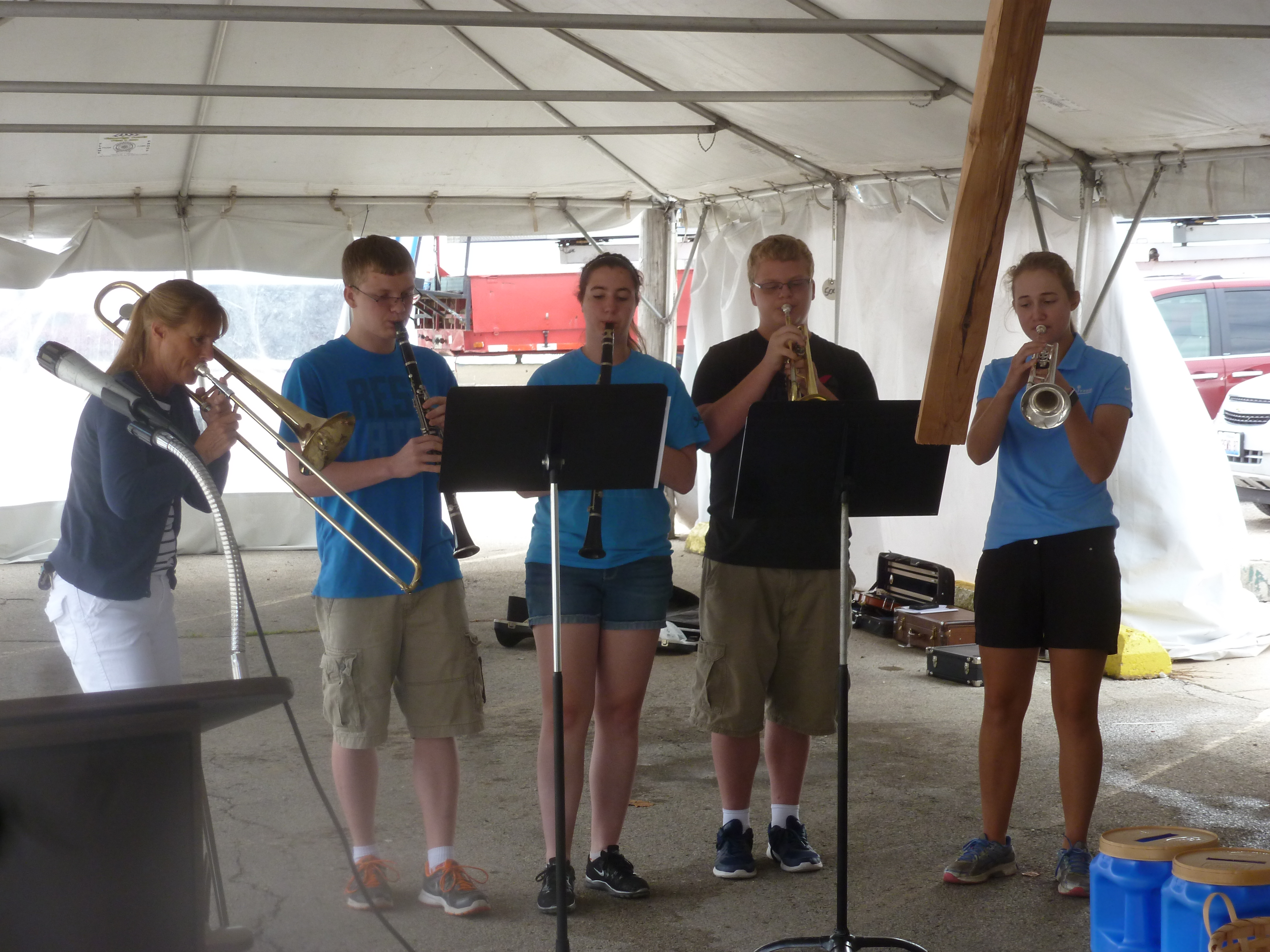081416worshipband.jpg